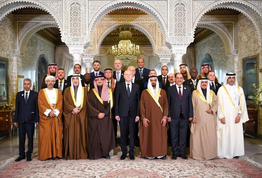 وزير الداخلية يتبادل التهنئات مع نظرائه في الدول العربية بحلول شهر رمضان المبارك 1445 ه Image