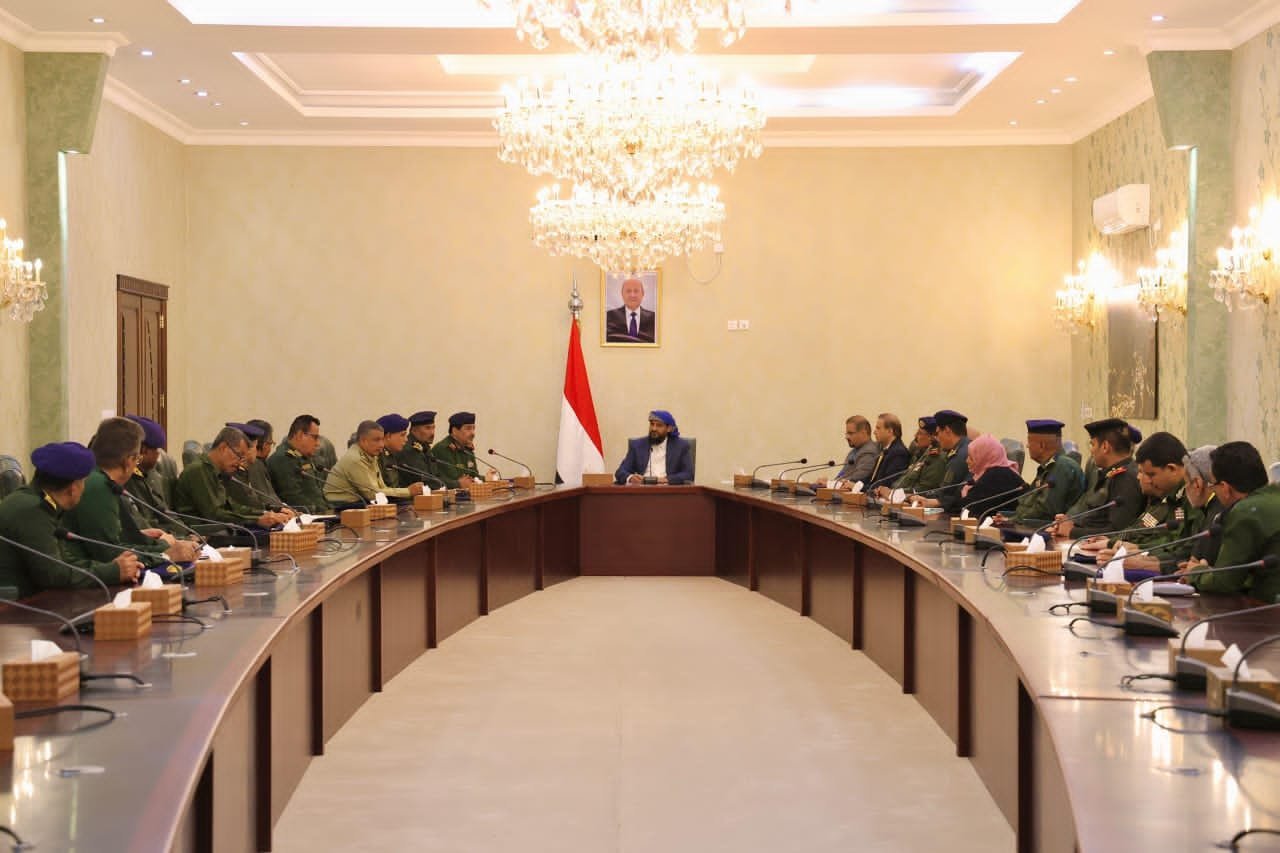 المحرّمي يعقد اجتماعاً موسعاً بقيادة وزارة الداخلية ورؤساء المصالح Image