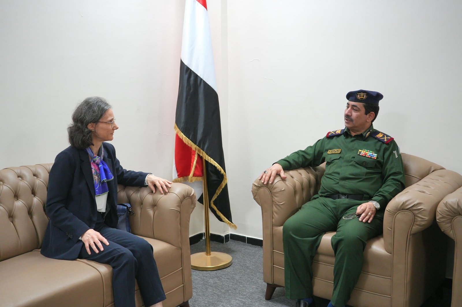 وزير الداخلية يبحث أوجه التعاون المشترك مع السفيرة الفرنسية Image