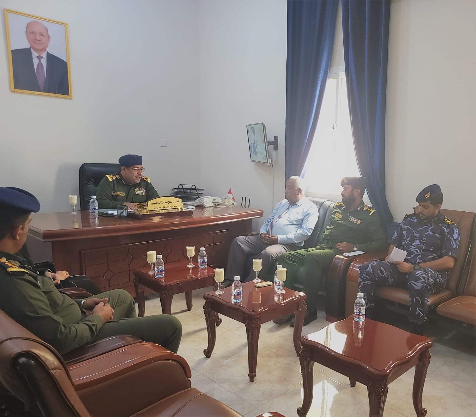 مدير كلية الشرطة حضرموت يلتقي قيادة مركز التدريب بجامعه حضرموت Image