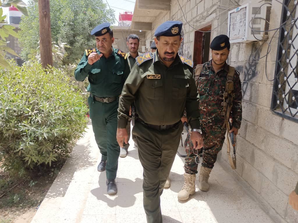 اللواء حُميد والعميد الحاج يطلعان على مستوى الانضباط الوظيفي بالمناطق الأمنية بمأرب Image