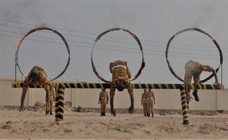 محافظ محافظة حضرموت يشهد حفل اختتام الفرقة الأولى صاعقة لمنتسبي كلية الشرطة حضرموت من الدفعتين الثانية والثالثة القسم العام.للعام التدريبي 2023-2024م. Image