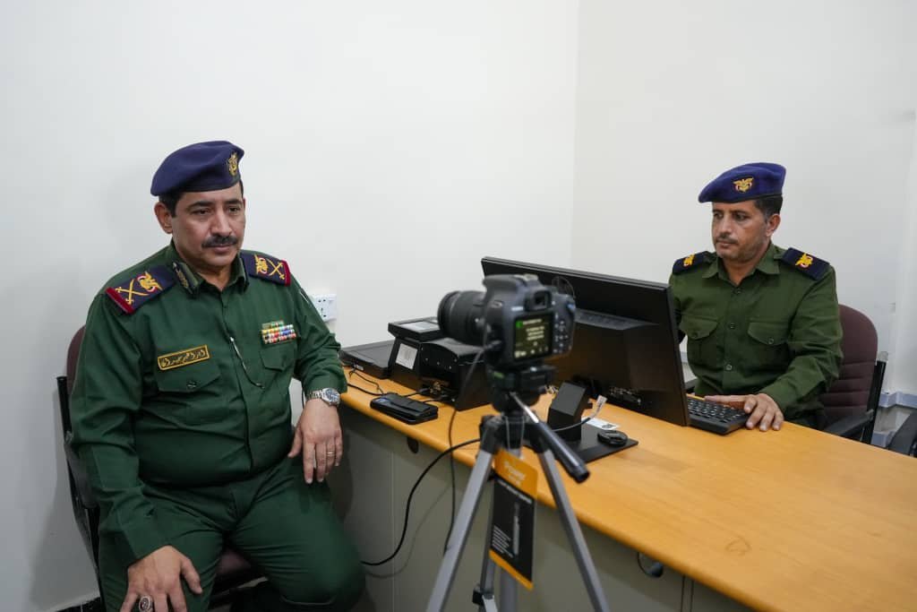 وزير الداخلية يدشن العمل بالنظام الإلكتروني لإدارة الموارد البشرية لمنتسبي الوزارة Image