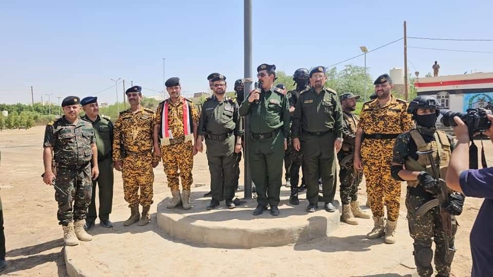 وزير الداخلية يتفقد سير العمل في شرطة حراسة المنشآت وحماية الشخصيات بمحافظة مأرب Image