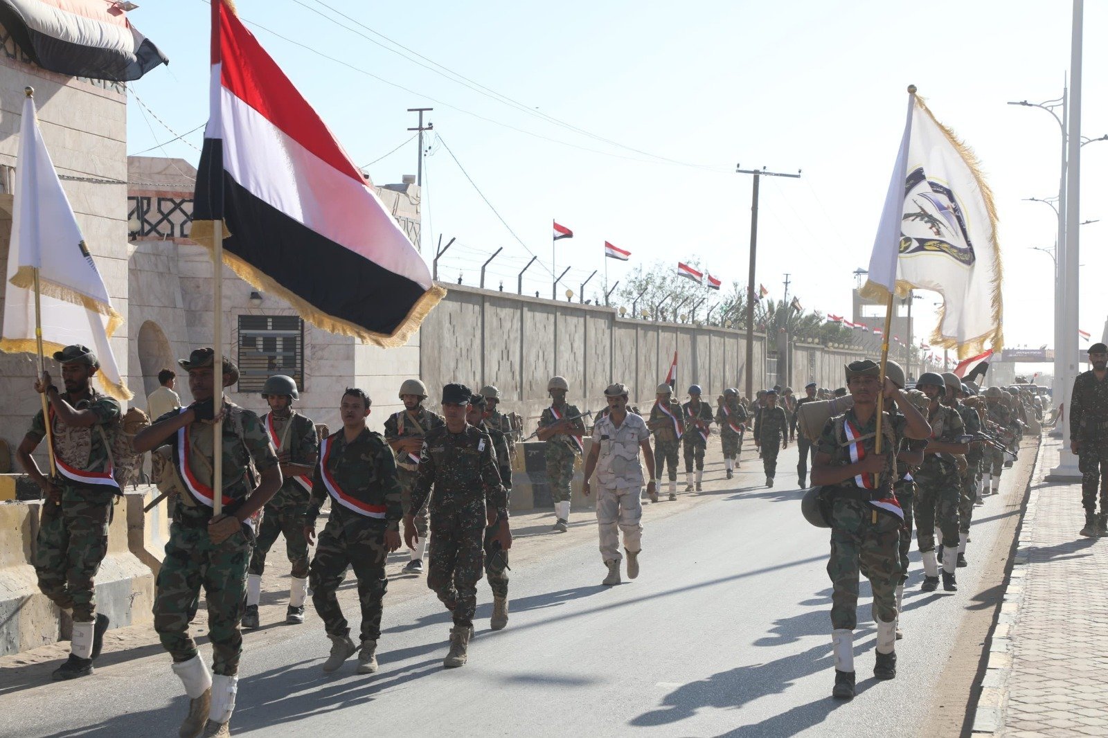 بمناسبة اعياد الثورة اليمنية سبتمبر واكتوبر تنفيذ مسيرا راجلا للوحدات الأمنية بمأرب Image