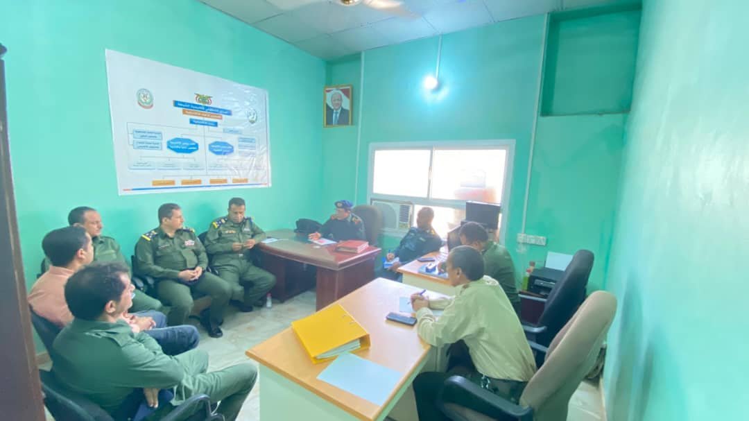 عقد اجتماعا موسعا لقيادة أكاديمية الشرطة بعدن Image