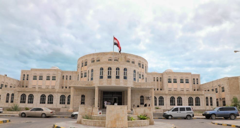 محافظ المهرة يترأس اجتماعا للجنة الأمنية للوقوف على المستجدات بالمحافظة . Image