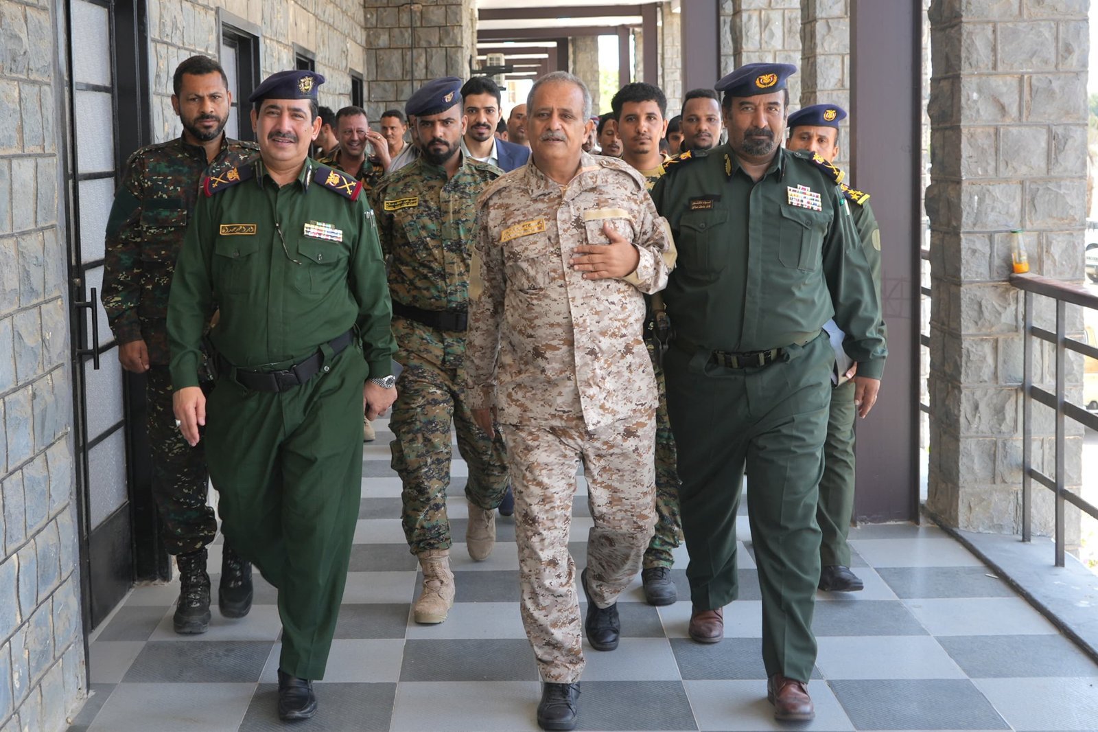 وزير الداخلية يزور مقر الأكاديمية العسكرية العليا بعدن ويشيد بأدوارها في تأهيل الضباط Image