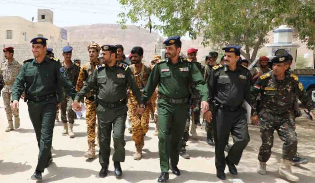 وكيل اول وزارة الداخلية يتراس لجنة الاستلام والتسليم بين مدير شرطة الوادي والصحراء السلف والمدير الخلف Image