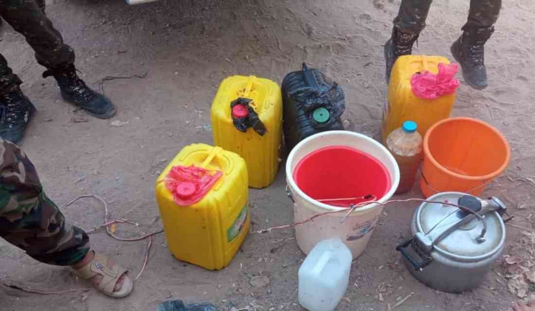 شرطة وادي حضرموت تضبط مصنع للخمر بسيئون مع مالكه Image