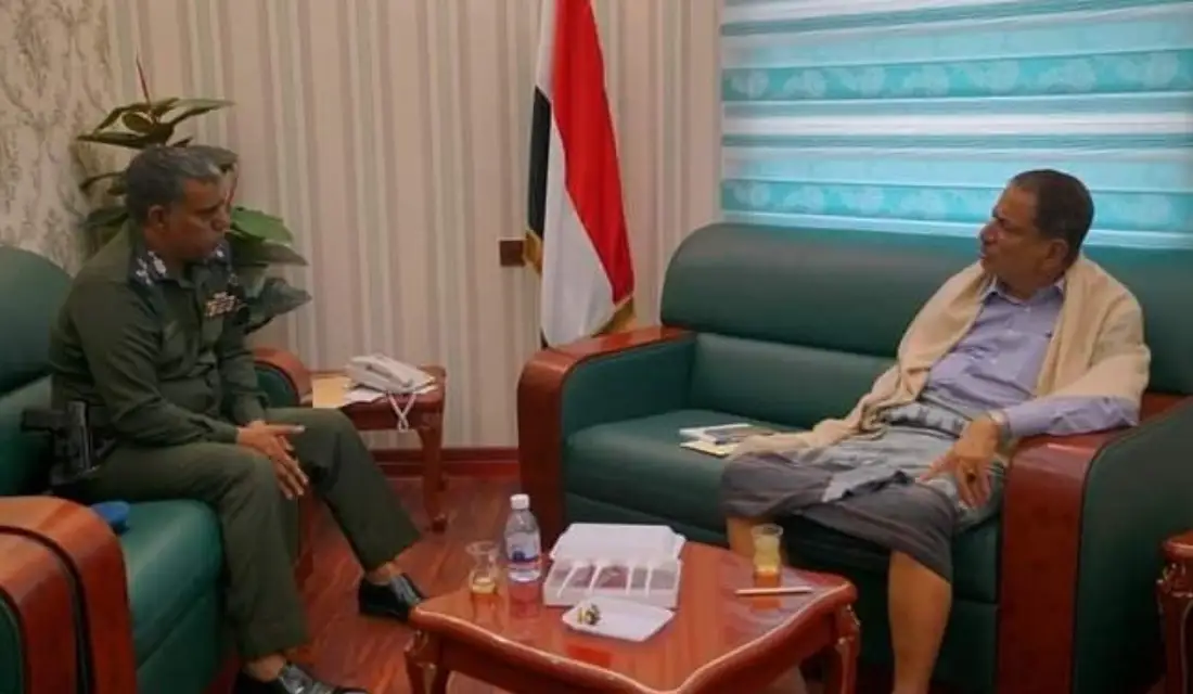 محافظ المهرة يناقش مع مدير عام الشرطة الأوضاع الأمنية Image