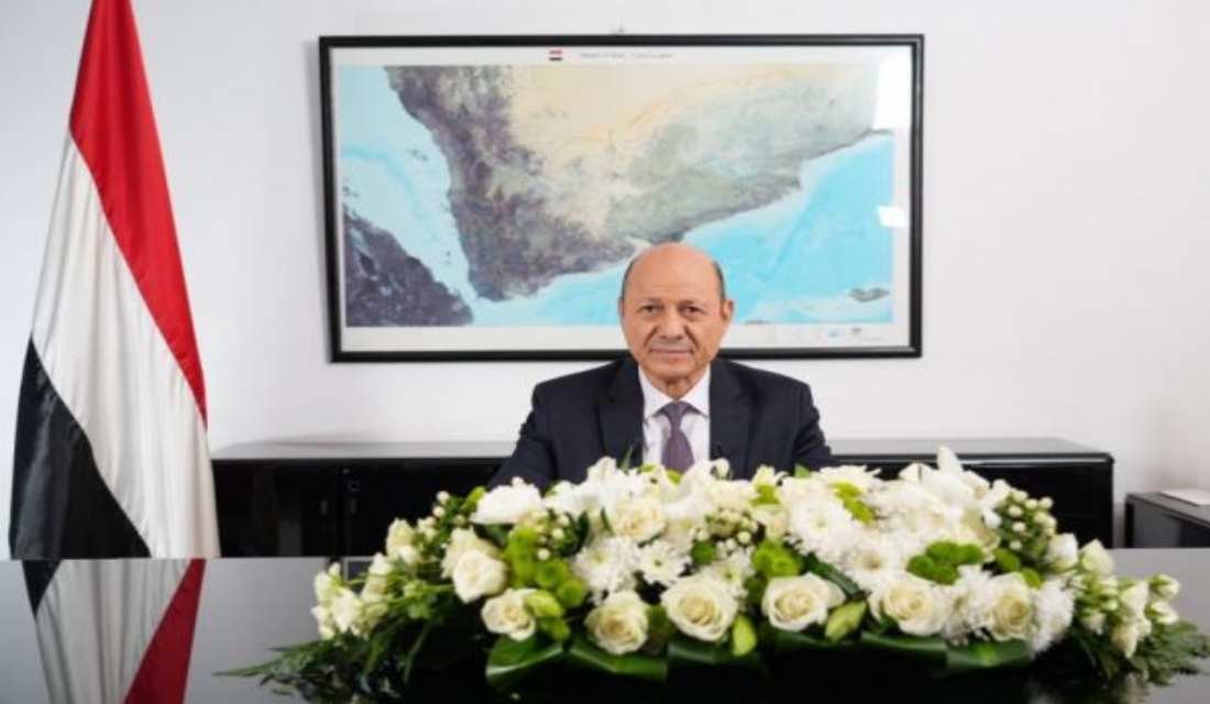 فخامة الرئيس العليمي : مجلس القيادة الرئاسي سيقف سداً منيعاً لمواجهة الإرهاب ومكافحة النزاعات الطائفية Image