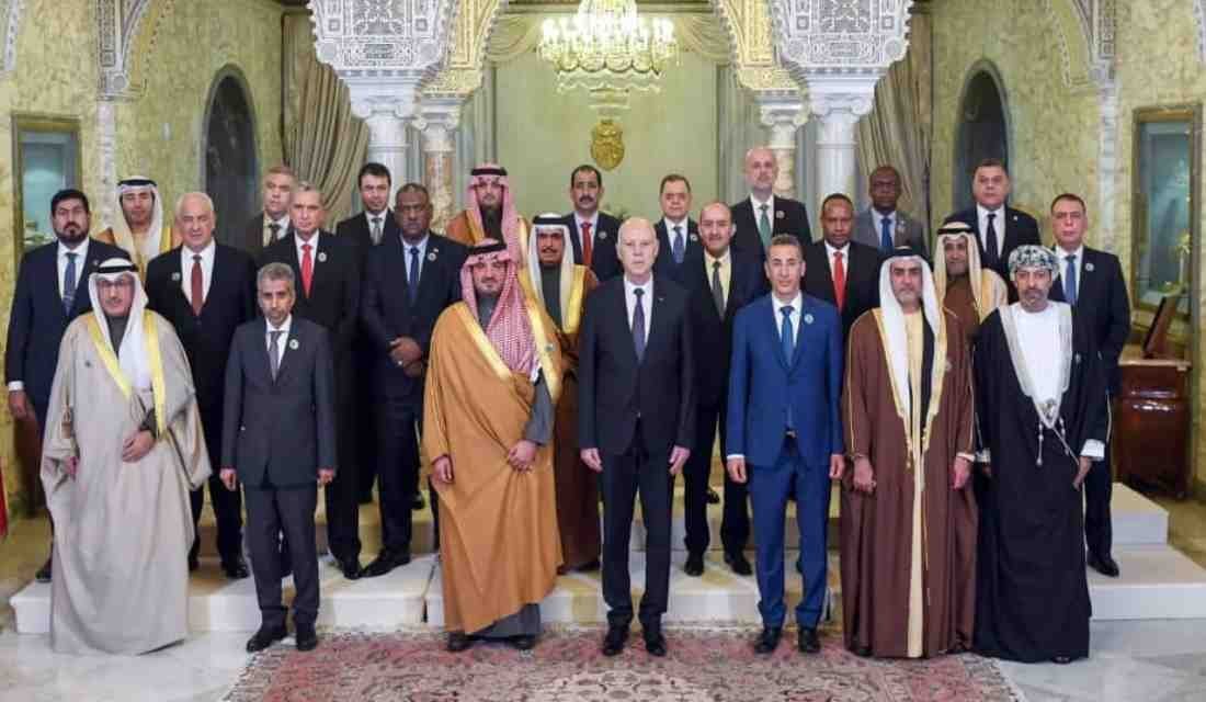 وزير الداخلية يتبادل التهاني مع نظرائه في الدول العربية بحلول عيد الفطر المبارك Image