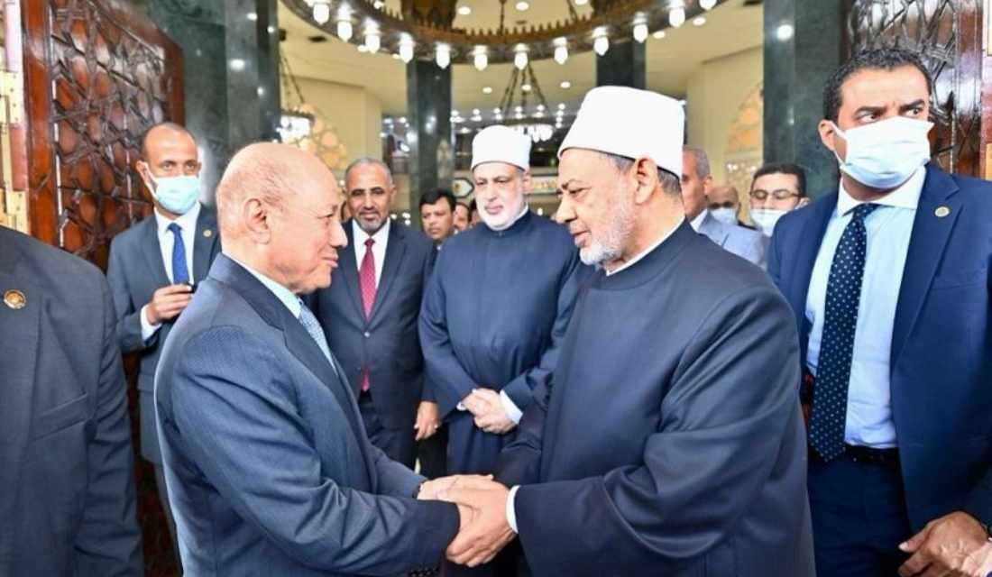 رئيس واعضاء مجلس القيادة يبحثون مع مشيخة الازهر الشريف سبل مواجهة الافكار الضالة والمتطرفة Image