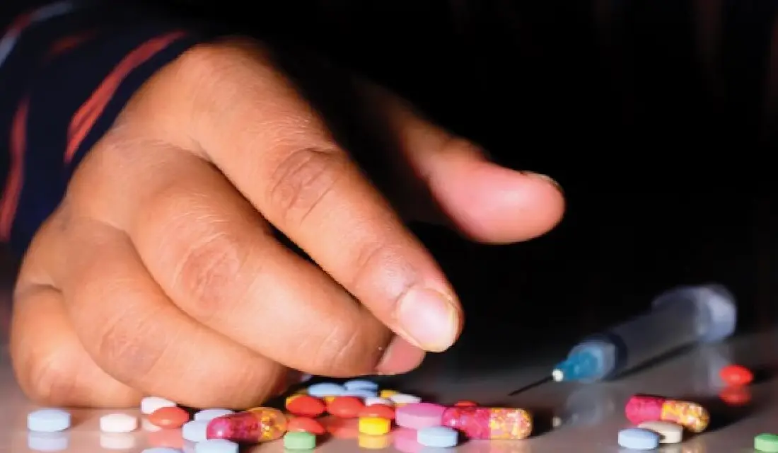 شرطة المهرة تلقي القبض على 6 متعاطين لمواد مخدرة Image