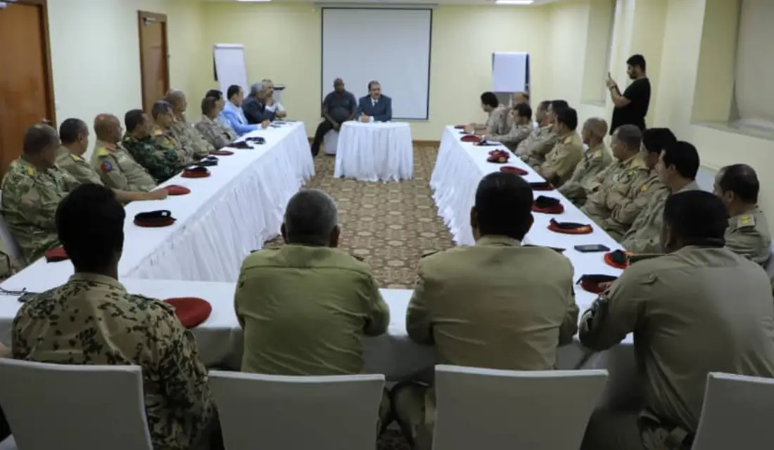 وزير الداخلية يلتقي بالدراسين من طلاب وعسكريين وممثلين عن الجالية اليمنية بالسودان Image