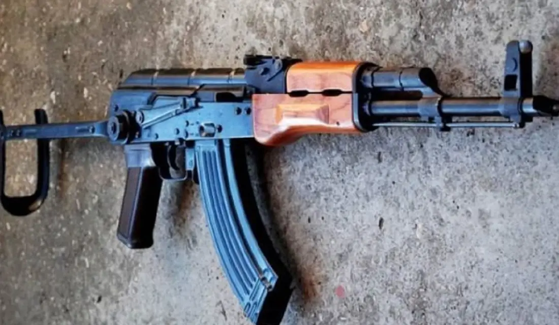 شرطة شبوة تلقي القبض على متهم بالقتل وتفكك عبوة ناسفة Image