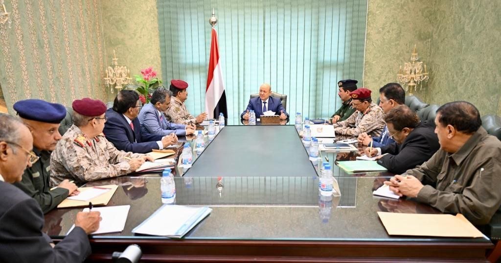 رئيس مجلس القيادة الرئاسي يجتمع باللجنة الامنية العليا Image