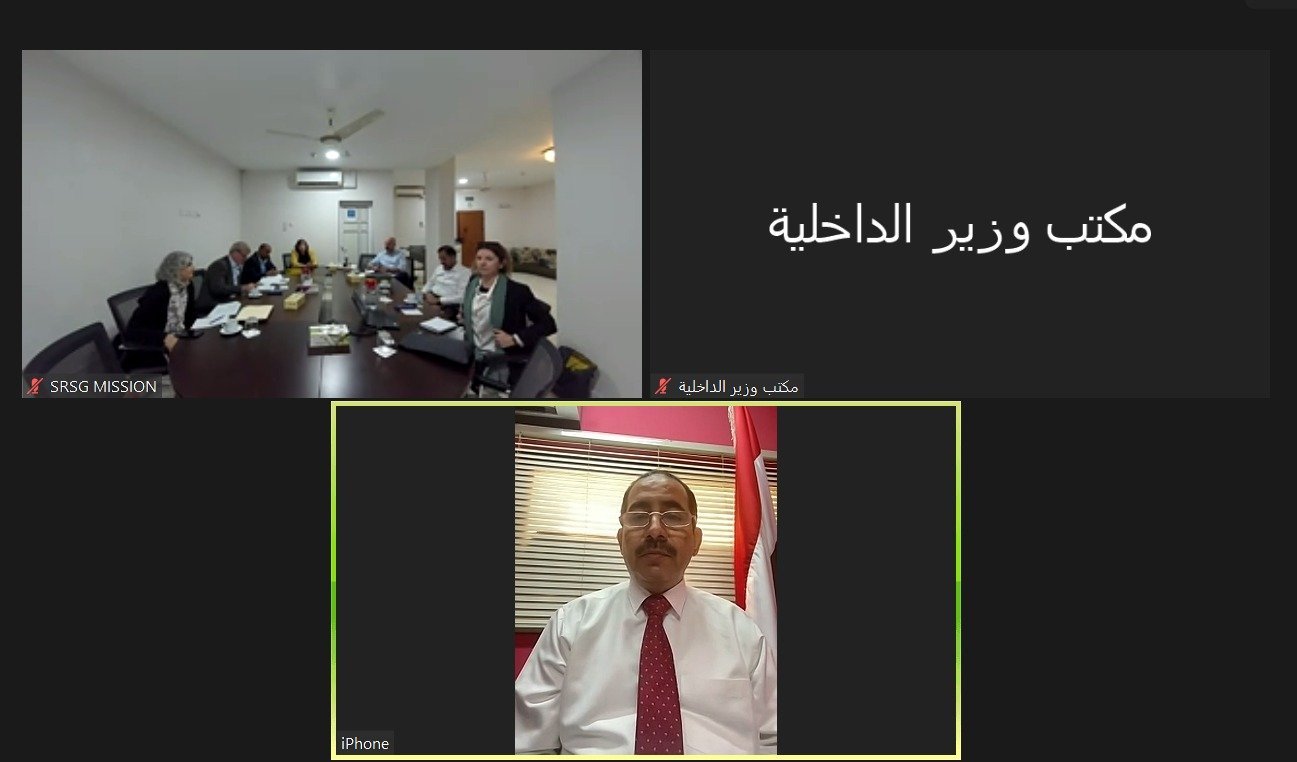 وزير الداخلية يناقش مع الممثل الخاص للأمين العام للأمم المتحدة إرهاب جماعة الحوثيين اتجاه الأطفال Image