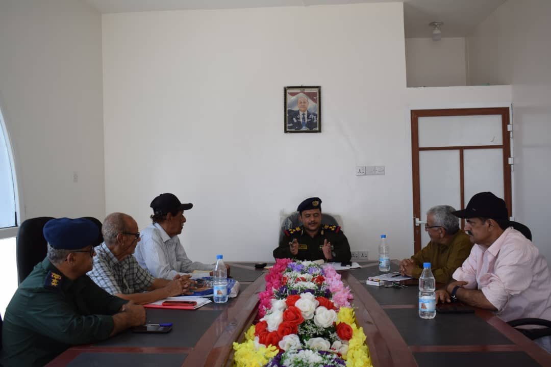 مناقشة أوضاع المتقاعدين وتفعيل القرارات الرئاسية بشأن المبعدين Image