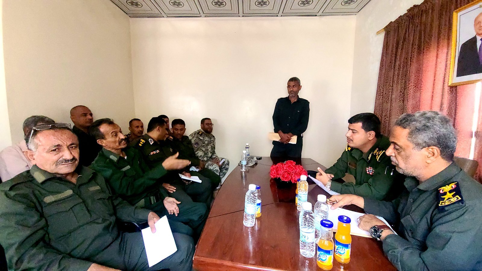 العميد باحميش يلتقي كتاب ومندوبي الوحدات الأمنية للاطلاع على الصعوبات لصرف المرتبات Image