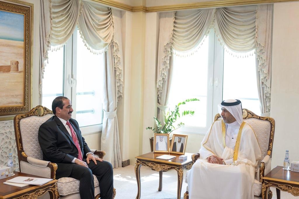 وزير الداخلية يلتقي بوزير الدولة للشؤون الداخلية بدولة قطر الشقيقة Image