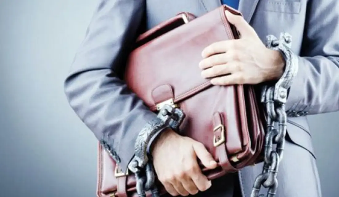 ضبط شرطة شبوة متهم بخيانة الأمانة بمبلغ 195300 ريال سعودي Image