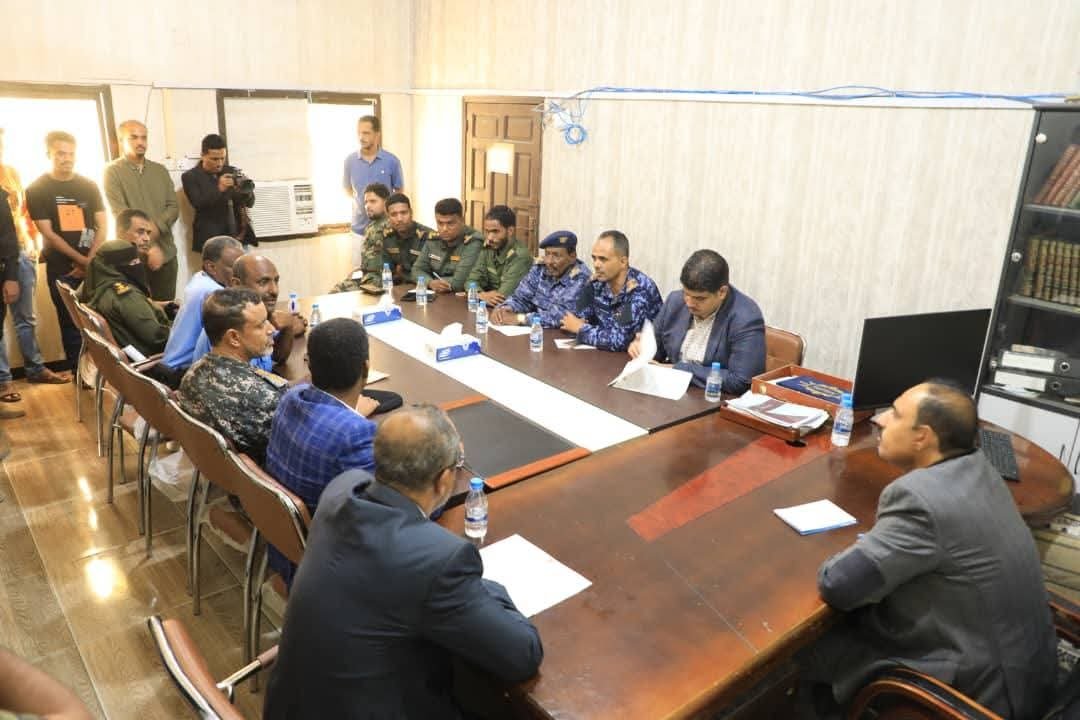 محافظ حضرموت يتفقد سير العمل في إدارة أمن المكلا  Image