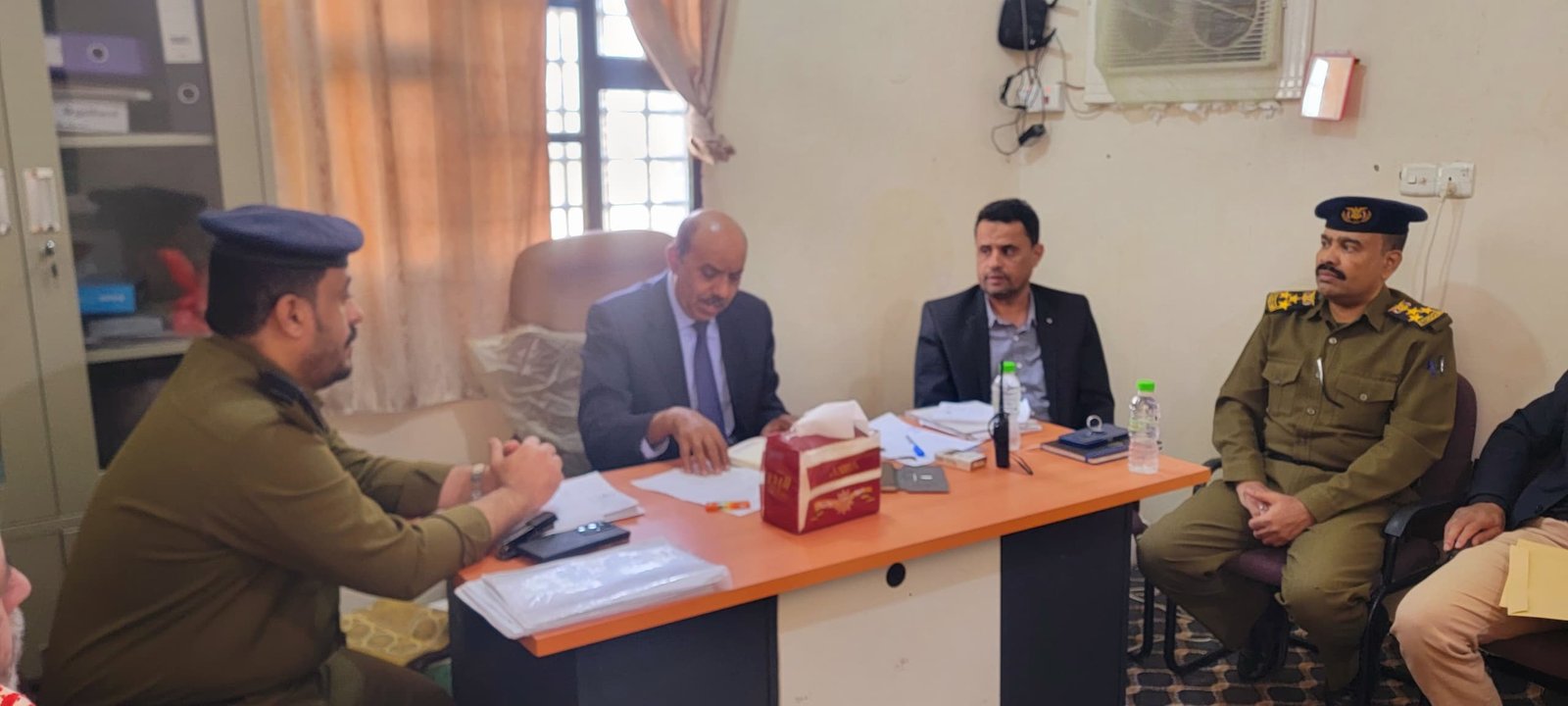 رئيس شعبة السجون يتفقد الاصلاحية المركزية بسيئون ويطلع على أحوال السجناء Image