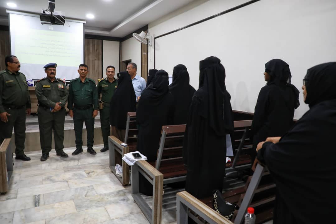 تدشين الحملة الوطنية الأمنية التعبوية التوجيهية في شرطة عدن   Image