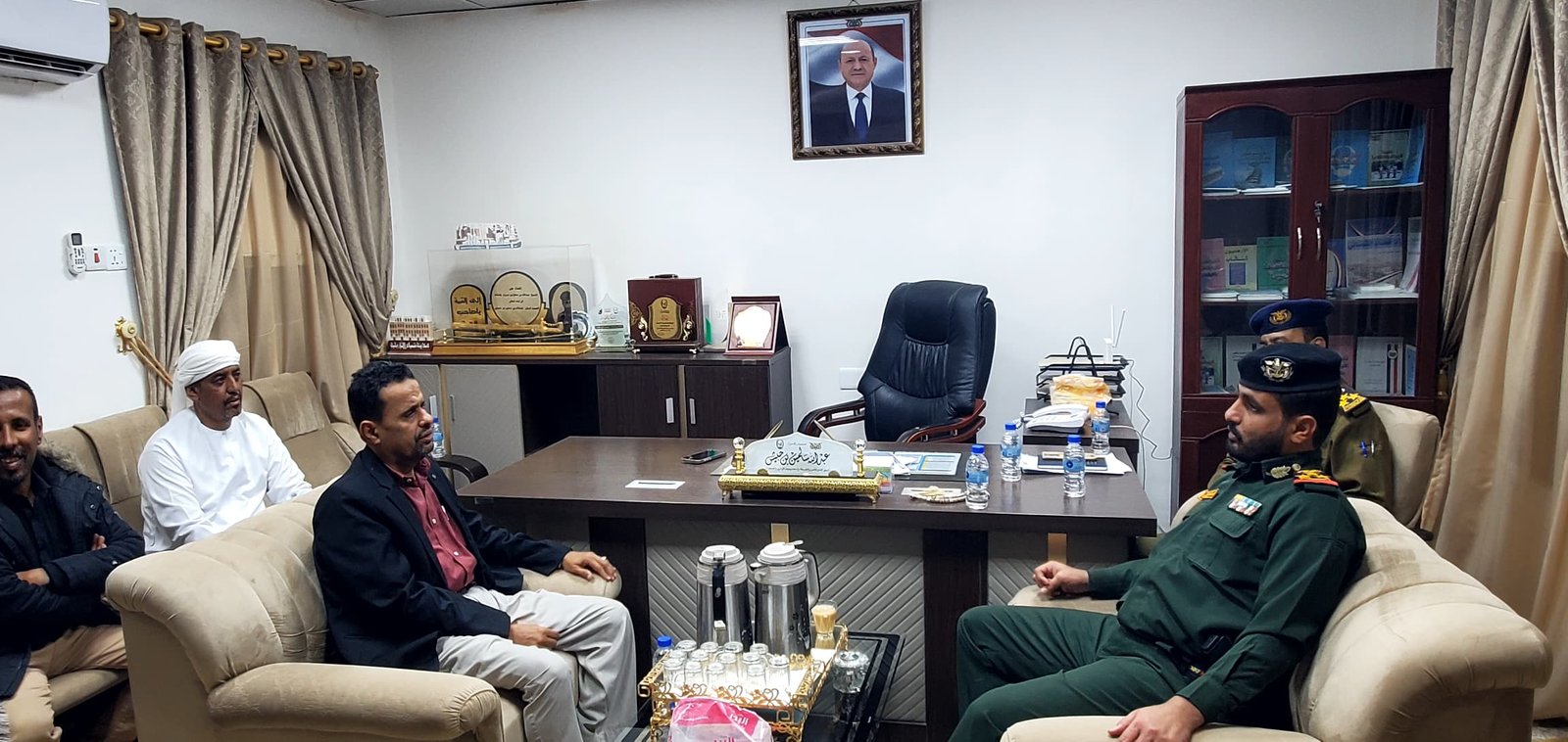 مدير أمن حضرموت الوادي والصحراء يستقبل رئيس نيابة استئناف سيئون ويناقش معه تعزيز الإجراءات القانونية في مكافحة الجرائم Image