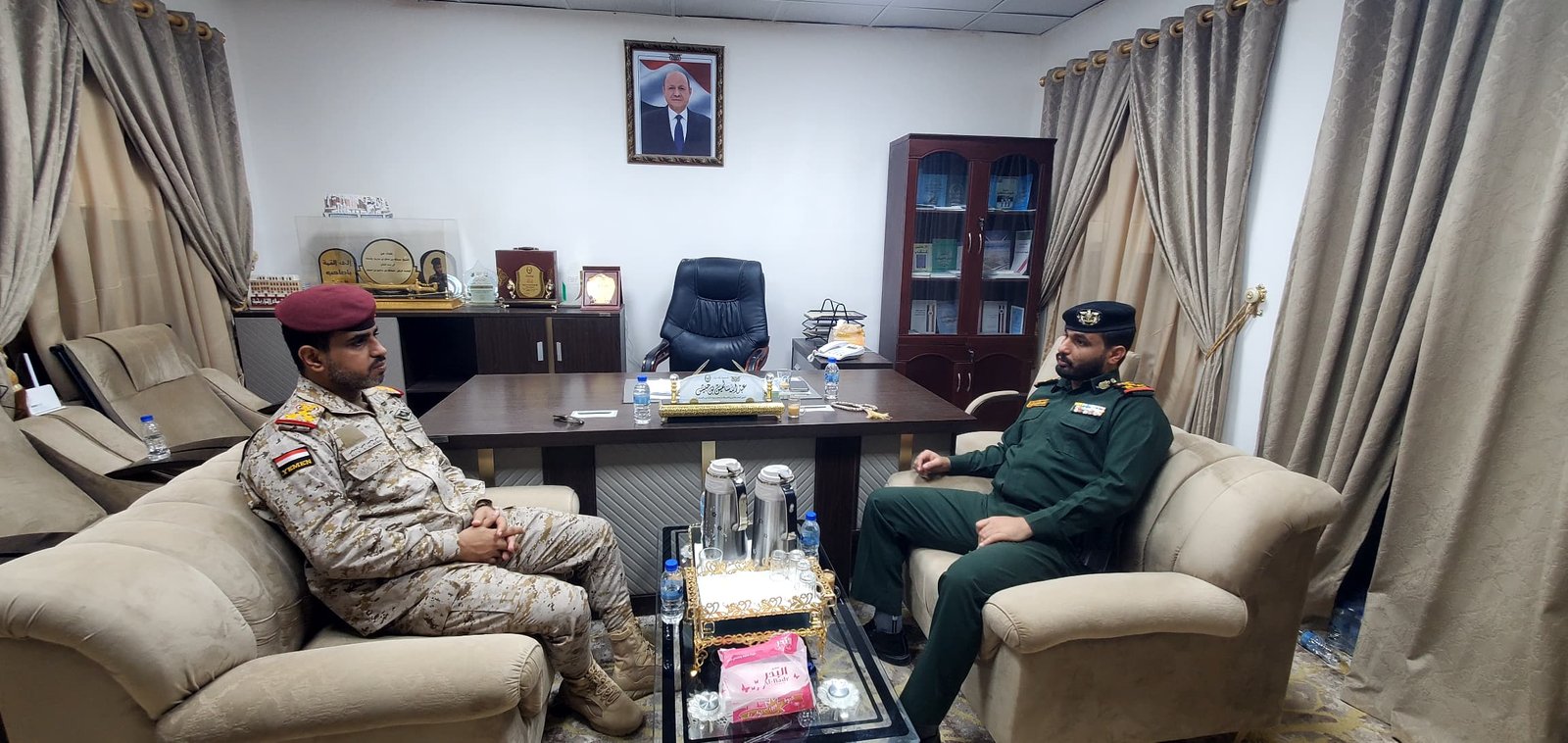 اجتماع بسيئون يناقش سبل تعزيز التعاون المشترك بين الوحدات العسكرية والأمنية في ضبط المطلوبين   Image