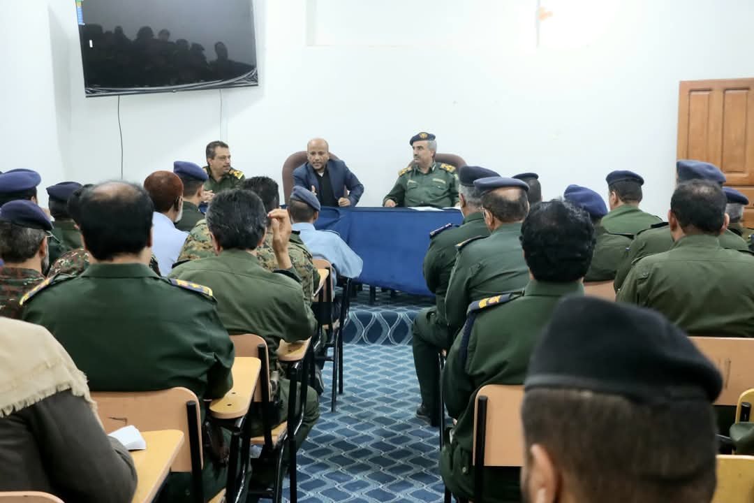 شرطة مأرب  تقيم محاضرة توعوية حول الشائعات والحرب النفسية Image