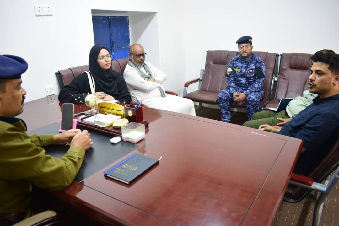 نائب مدير عام أمن الوادي والصحراء يلتقي بوفد مؤسسة رنين اليمن Image