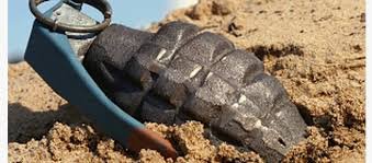 وفاة طفلين نتيجة انفجار قنبلة من مخلفات حرب مليشيا الحوثي الارهابية بشبوة Image