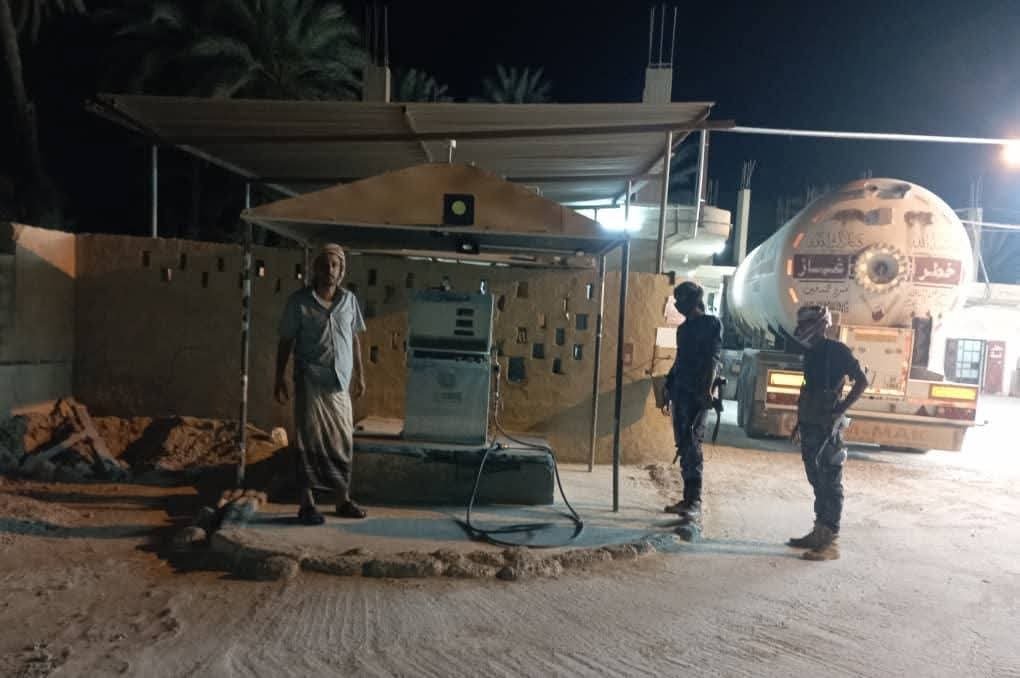 حملة لشرطة وادي حضرموت لإغلاق محطات الغاز المخالفة للتسعيرة الرسمية Image