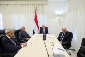 رئيس مجلس القيادة يجتمع بقيادات وزارة الخارجية ورؤساء البعثات الدبلوماسية في الخارج  Image