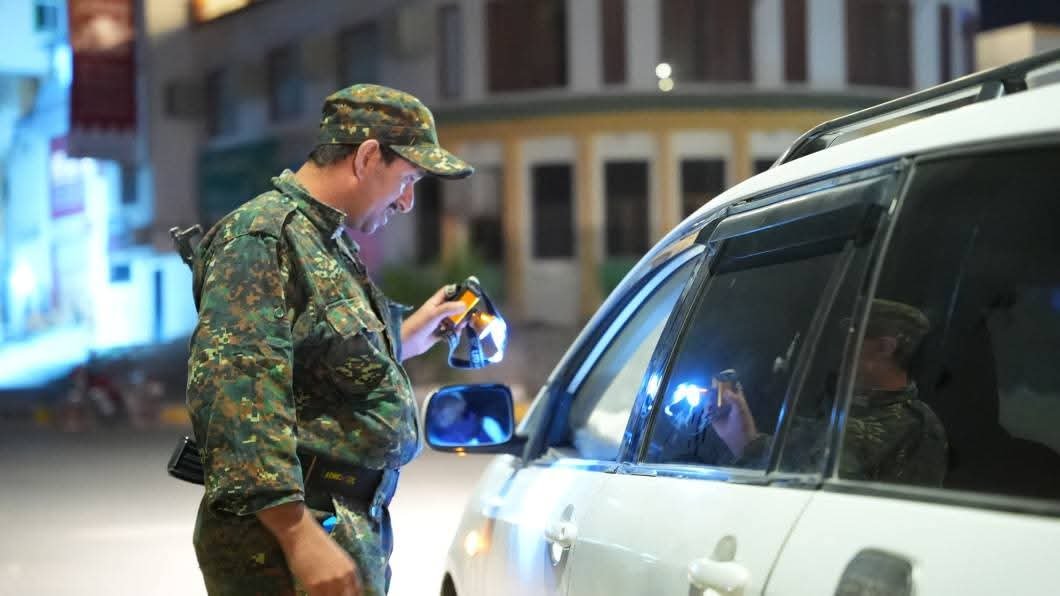 شرطة شبام تضبط متهمين بحوزتهم مواد مخدرة في وادي حضرموت Image