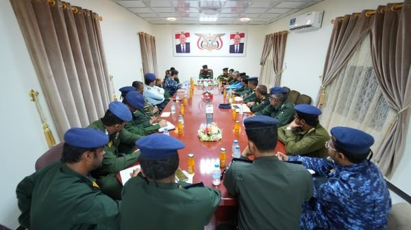 اجتماع موسع يناقش تعزيز التنسيق الأمني بوادي حضرموت Image