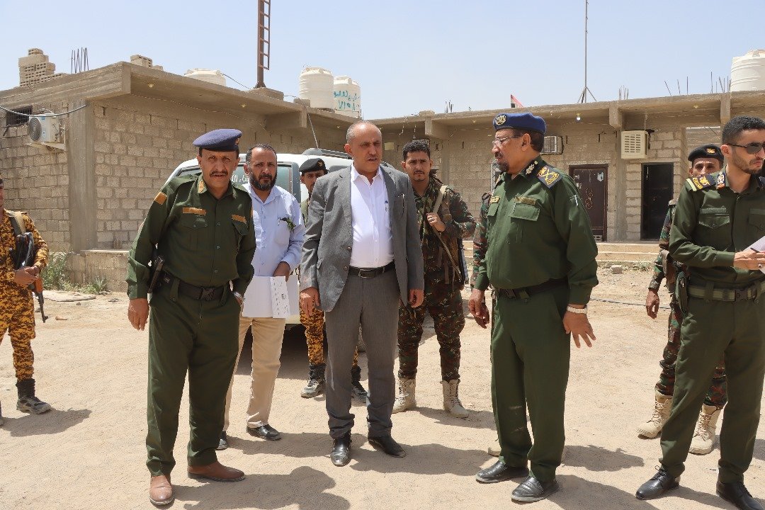رئيس نيابة استئناف مأرب ومدير عام شرطة المحافظة يتفقدان المناطق الأمنية وأقسام الشرطة Image