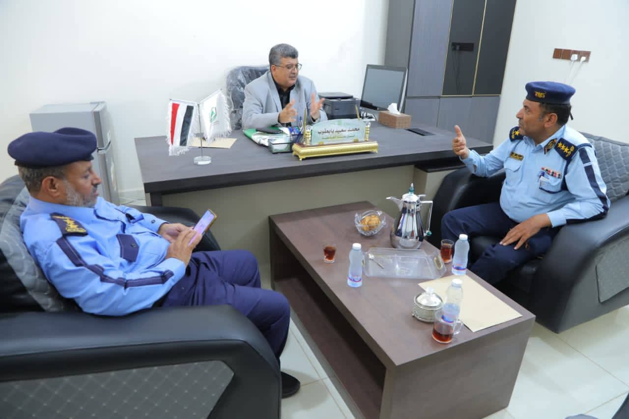 شرطة السير تناقش مع جامعة المهرة ترتيبات أسبوع المرور العربي الموحد بالمحافظة Image