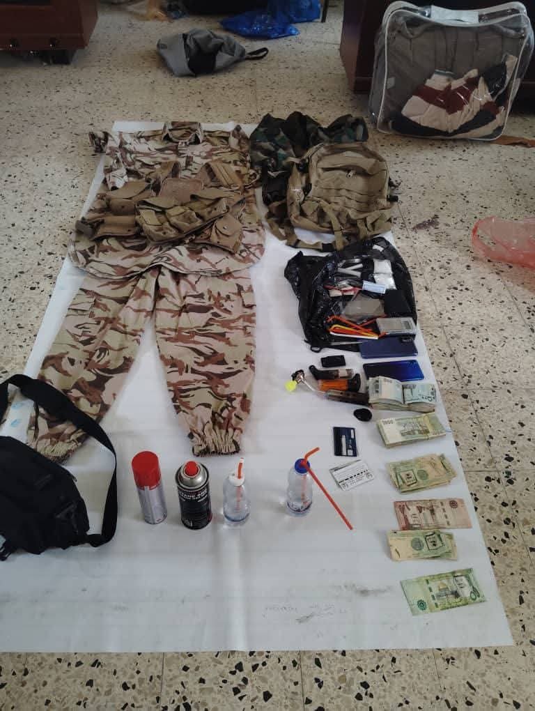 ضبط أحد أخطر مروجي الشبو والحشيش وبحوزته لباس عسكري أفغاني  Image