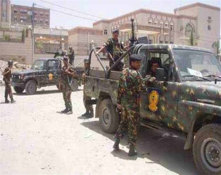 شرطة مأرب تضبط مطلوبًا أطلق النار على رجال الأمن Image