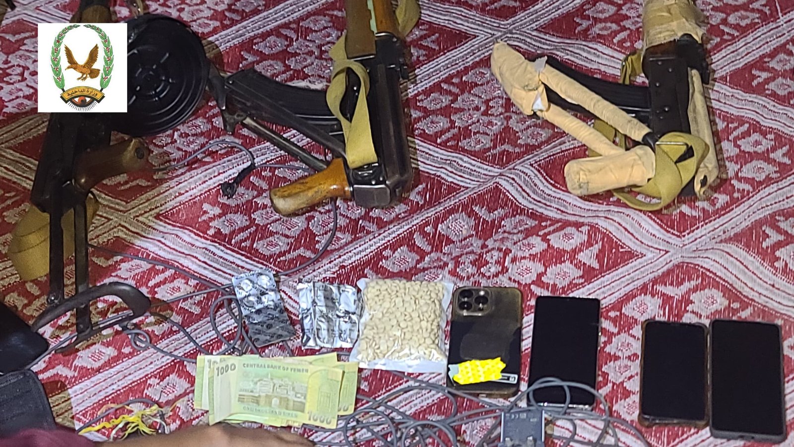 أمن المهرة  يلقي القبض على عصابة تهريب مخدرات بعد اشتباكات معها لساعات Image