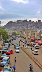 إصابة معتل نفسيا و3 نساء من افراد اسرته في تفجير قنبلة بالضالع Image