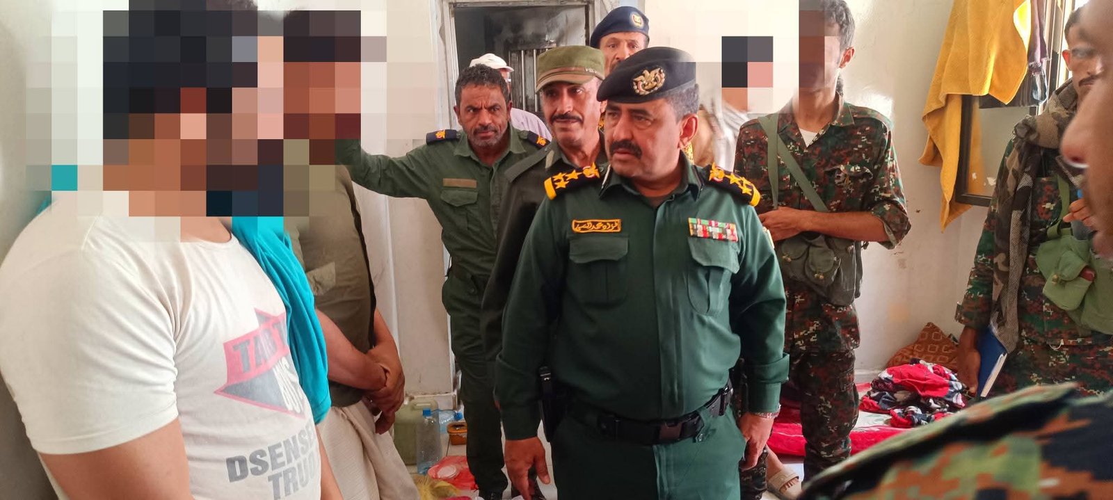 مدير عام شرطة شبوة يتفقد إدارتي البحث الجنائي ومكافحة المخدرات ويشدد على تسريع البت في القضايا وتكثيف جهود التوعية Image