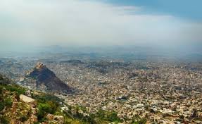 إصابة مواطن قنصا بجريمة جديدة لمليشيا الحوثي الإرهابية بمحافظة تعز Image