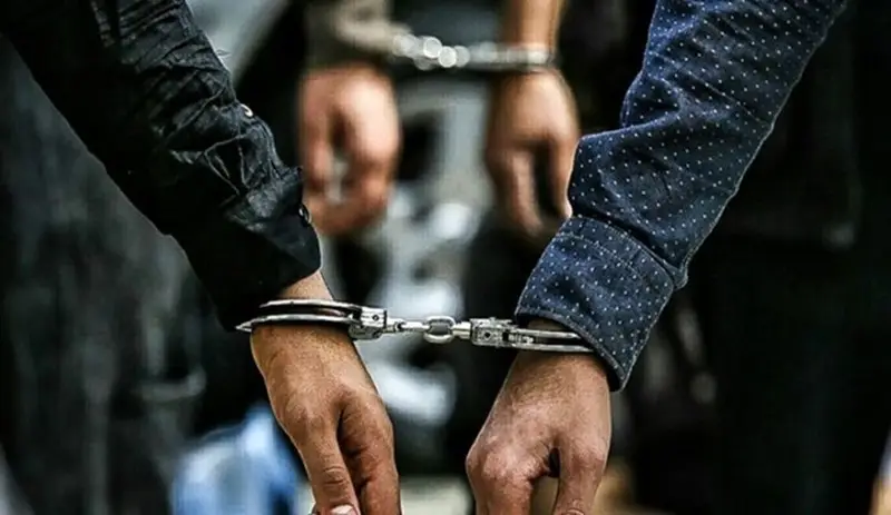 الشرطة تضبط متهمًا حوثيا بمحاولة طعن في الضالع ووفاة مواطنة برصاص قناص مليشيا الحوثي في تعز Image