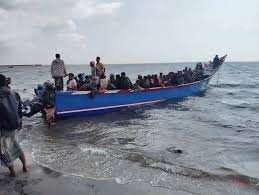 ضبط قارب يقل 150 مهاجرًا غير شرعي قبالة ساحل كيدة بمحافظة شبوة Image