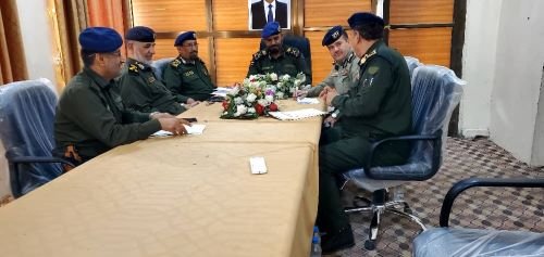 اجتماع بمأرب يناقش آليات تحسين الخدمات المدنية وتسهيل إجراءات الحصول عليها Image